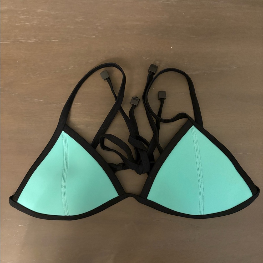 Triangl Bikini Top